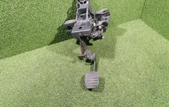 Renault Trafic III (X82) Brake pedal 14017095 465033911R
