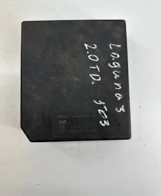 Renault Laguna III Fuse module 519287411 284R60014R 3429048208