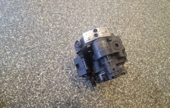 Renault Scenic II - Grand scenic II Fuel injection high pressure pump 0445010075