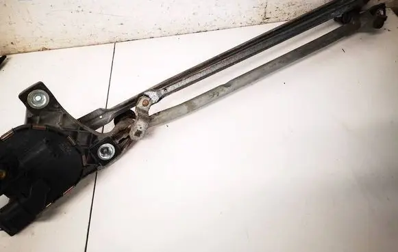 Volvo C30 Front wiper linkage and motor 
