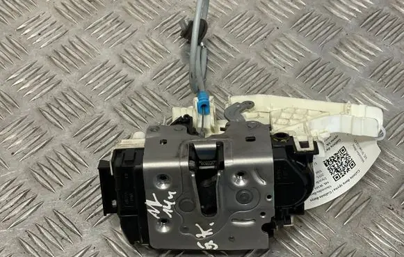 Mercedes-Benz ML W166 Rear door lock A2047302735