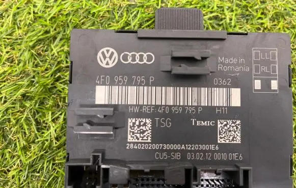 Audi Q7 4L Door control unit/module 4F0959795P