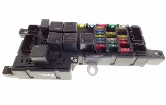 Volvo XC70 Fuse module 30728008