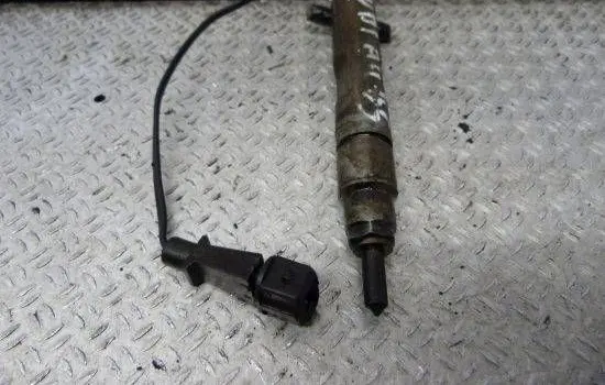 Audi A4 S4 B5 8D Fuel injector 028130201S