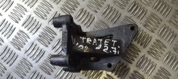 Hyundai Trajet Engine mounting bracket 0126