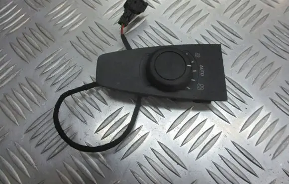 Citroen C4 I Picasso Interior fan control switch 