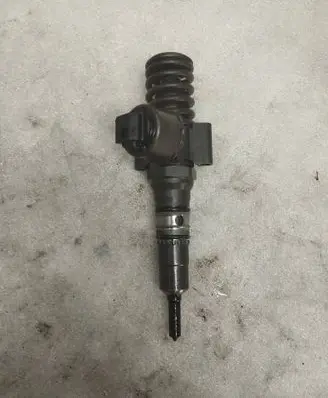 Audi A4 S4 B7 8E 8H Fuel injector 0414720404