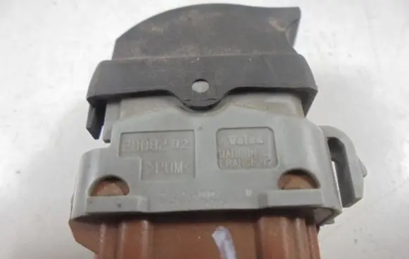 Renault Master II Electric window control switch 2808202
