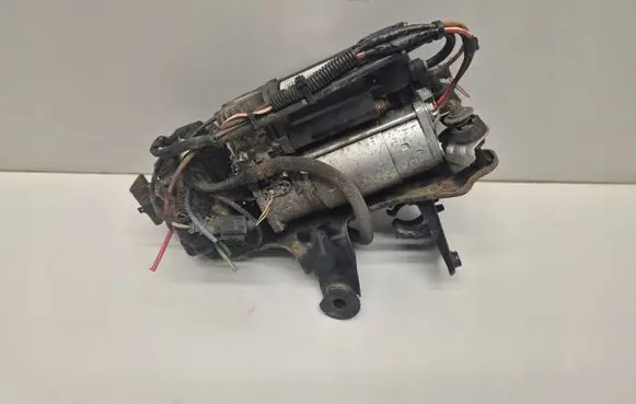 Audi A6 S6 C6 4F Air suspension compressor/pump 4F0616005B