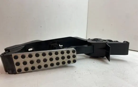 Mercedes-Benz SLK R171 Accelerator throttle pedal A1713000004