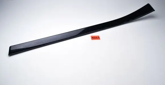 BMW 5 E39 Front door trim bar 8172032