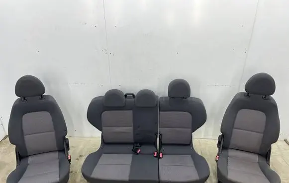 Mitsubishi Colt Seat set 