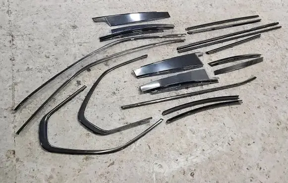 BMW X5 E70 Door glass trim 51337207842