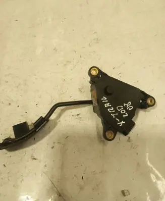 Nissan X-Trail T31 Accelerator throttle pedal 18002JG00A