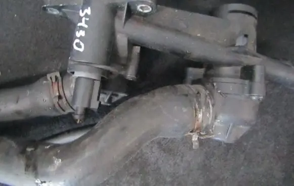 Volkswagen Golf V Engine coolant pipe/hose 03c121121c 03c121118c