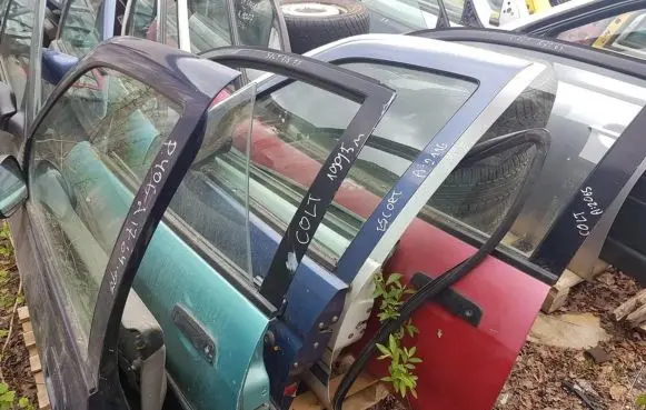 Mitsubishi Colt Front door