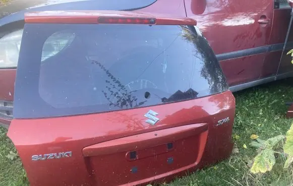 Suzuki SX4 Tailgate/trunk/boot lid