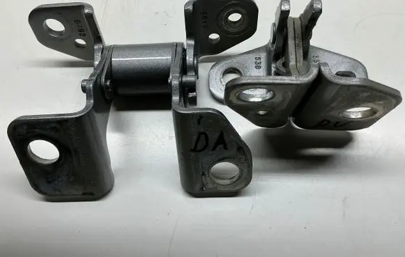 Chrysler Pacifica Front door lower hinge 
