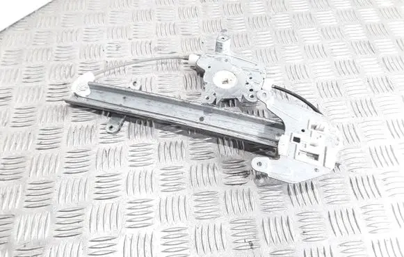 Nissan X-Trail T30 Rear window lifting mechanism without motor