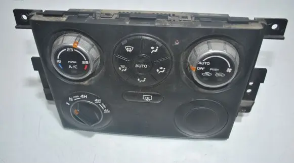 Suzuki Grand Vitara II Climate control unit 3951064J0