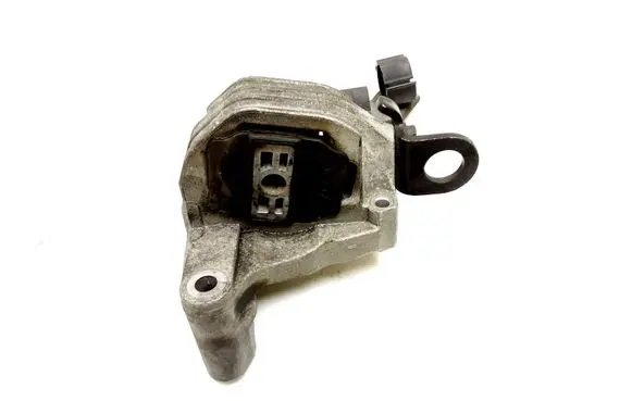 Volvo XC90 Engine mount bracket 30741583