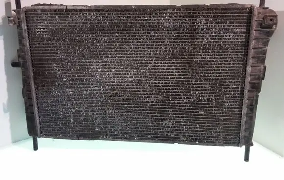 Ford Mondeo Mk III Coolant radiator XS7H8005ED XS7H8L161AA