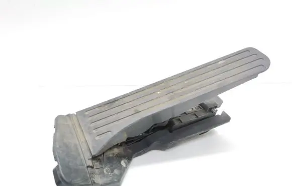 Volkswagen PASSAT B7 Accelerator throttle pedal 6PV01104005 1K2721503AJ