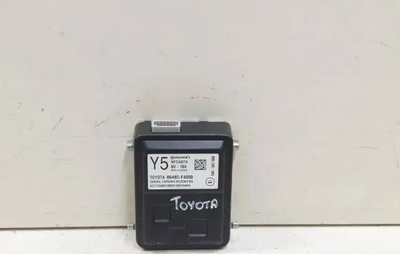 Toyota C-HR I Windshield/windscreen camera 8646CF4050 A19B27506F6