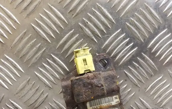 Subaru Legacy Airbag deployment crash/impact sensor