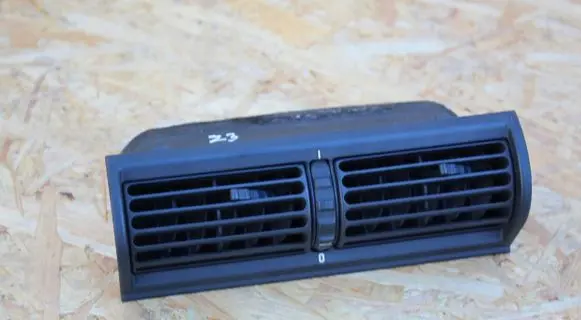 BMW 5 E39 Dash center air vent grill