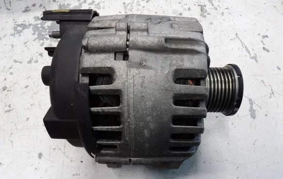 Renault Trafic III (X82) Generator/alternator 231008648R 2722637A FG18T191