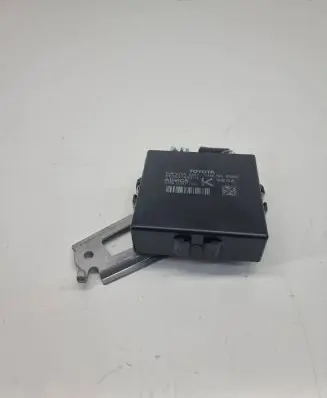 Toyota RAV 4 (XA50) Hand brake control module 8905042010 15181111250