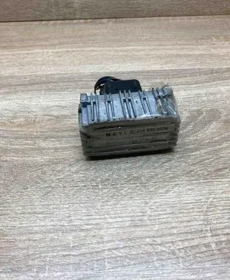 Opel Vectra B Glow plug pre-heat relay 6148800000 OpelGlowPlug WithPlug