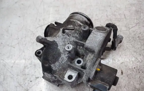 Toyota Land Cruiser (J120) Throttle valve 2610030030
