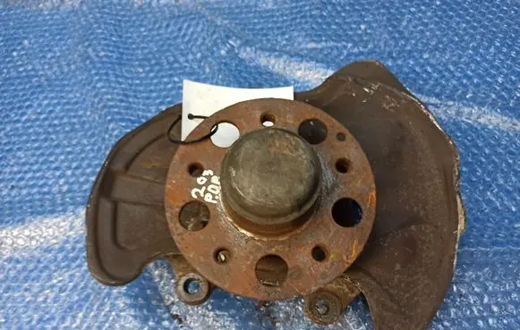 Mercedes-Benz CLK A209 C209 Front wheel hub