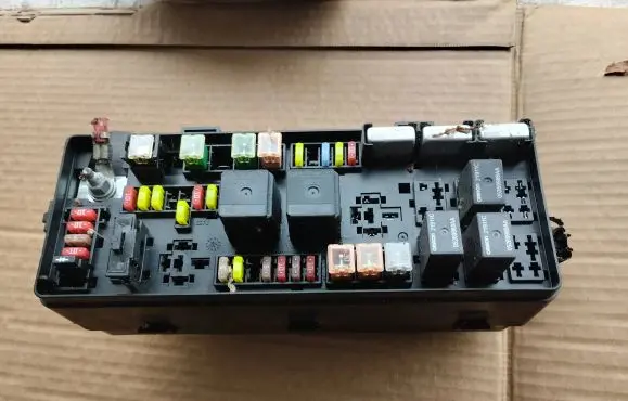 Chrysler 300 - 300C Fuse box set 16238W 136AE