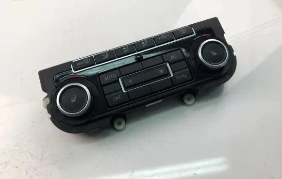 Volkswagen Golf VI Interior fan control switch 5K0907044BT