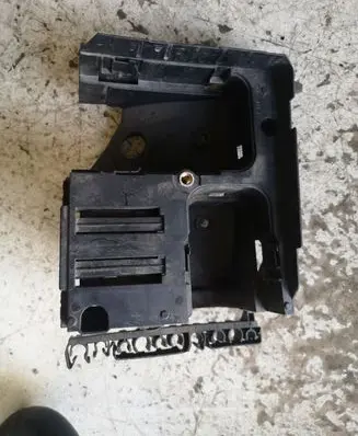 Volkswagen Golf VI Fuse box cover 1K0937540A