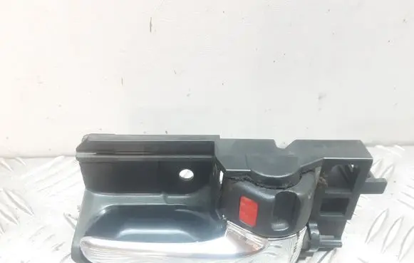 Toyota Corolla Verso E121 Front door interior handle 