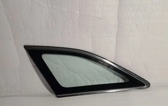 KIA Ceed Front triangle window/glass 