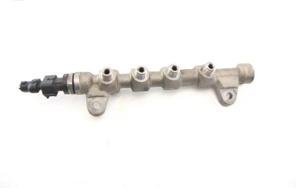 Alfa Romeo Giulietta Fuel injector supply line/pipe 