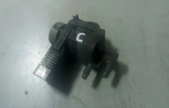 Volkswagen PASSAT B6 Turbo solenoid valve 1J0906283C