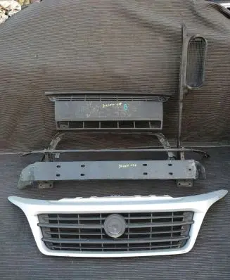 Front bumper upper radiator grill