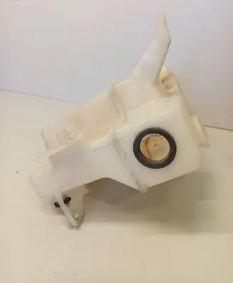 Mitsubishi Outlander Windshield washer fluid reservoir/tank 
