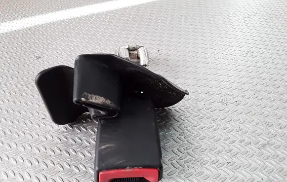 Audi A4 S4 B7 8E 8H Rear seatbelt buckle 8E085774001C