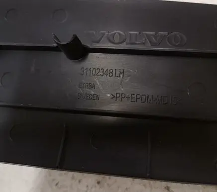 Volvo V40 Front sill trim cover 31102348