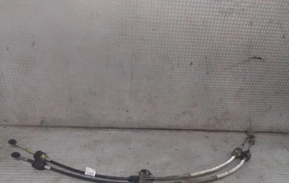 Ford Focus Gear shift cable linkage 8M5R7E395FA