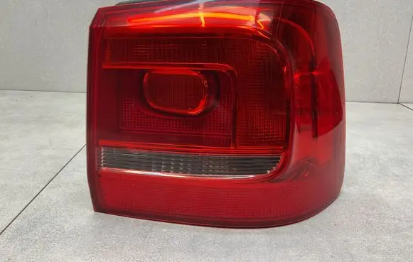 Volkswagen Touran II Rear/tail lights 1T0945096R