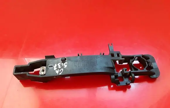 Rear door exterior handle/bracket