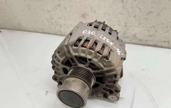 Seat Leon (5F) Generator/alternator 04C903023K